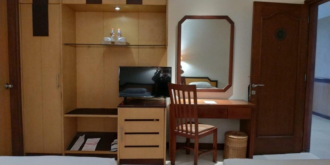 호텔 배런 인다 수라카르타 외부 사진